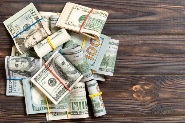 Dollar Bills Buntar Stacken 100 Dollarsedlar Med Stack Pengar Mitten — Stockfoto