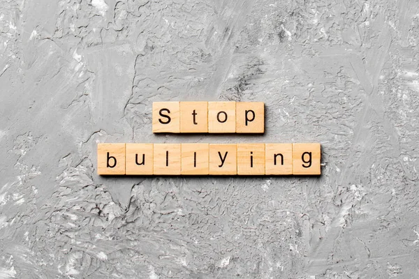 Pare Falar Bullying Escrito Bloco Madeira Pare Bullying Texto Mesa — Fotografia de Stock