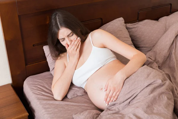 Embarazada Sufriendo Náuseas Síntomas Del Embarazo Toxicosis Expectativa Mujer Joven —  Fotos de Stock