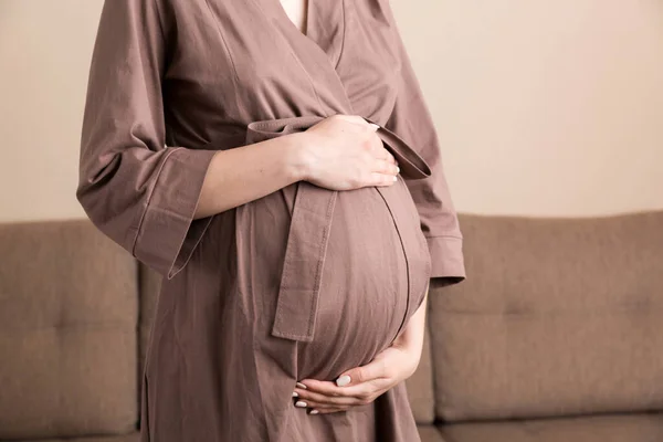 Mulher Grávida Belo Vestido Casa — Fotografia de Stock