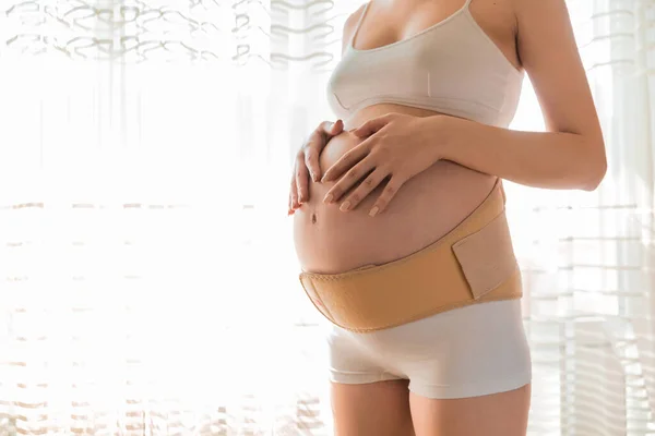 Έγκυος Ορθοπεδική Ζώνη Υποστήριξης Κατά Της Οσφυαλγίας Έγκυο Γυναίκα Χωρίς — Φωτογραφία Αρχείου