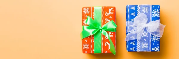 Enveloppé Noël Autre Cadeau Vacances Fait Main Papier Avec Ruban — Photo