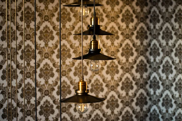 Zwarte Decoratieve Lampen Blijft Hangen Aan Het Plafond Een Moderne — Stockfoto