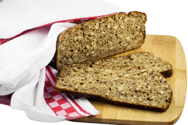 Krájený Žitný Chléb Řezací Desce Celozrnný Žitný Chléb Semínky — Stock fotografie