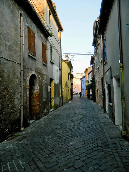 Narrow Alley Old Buildings Typical Italian Medieval Town — Stock Photo, Image