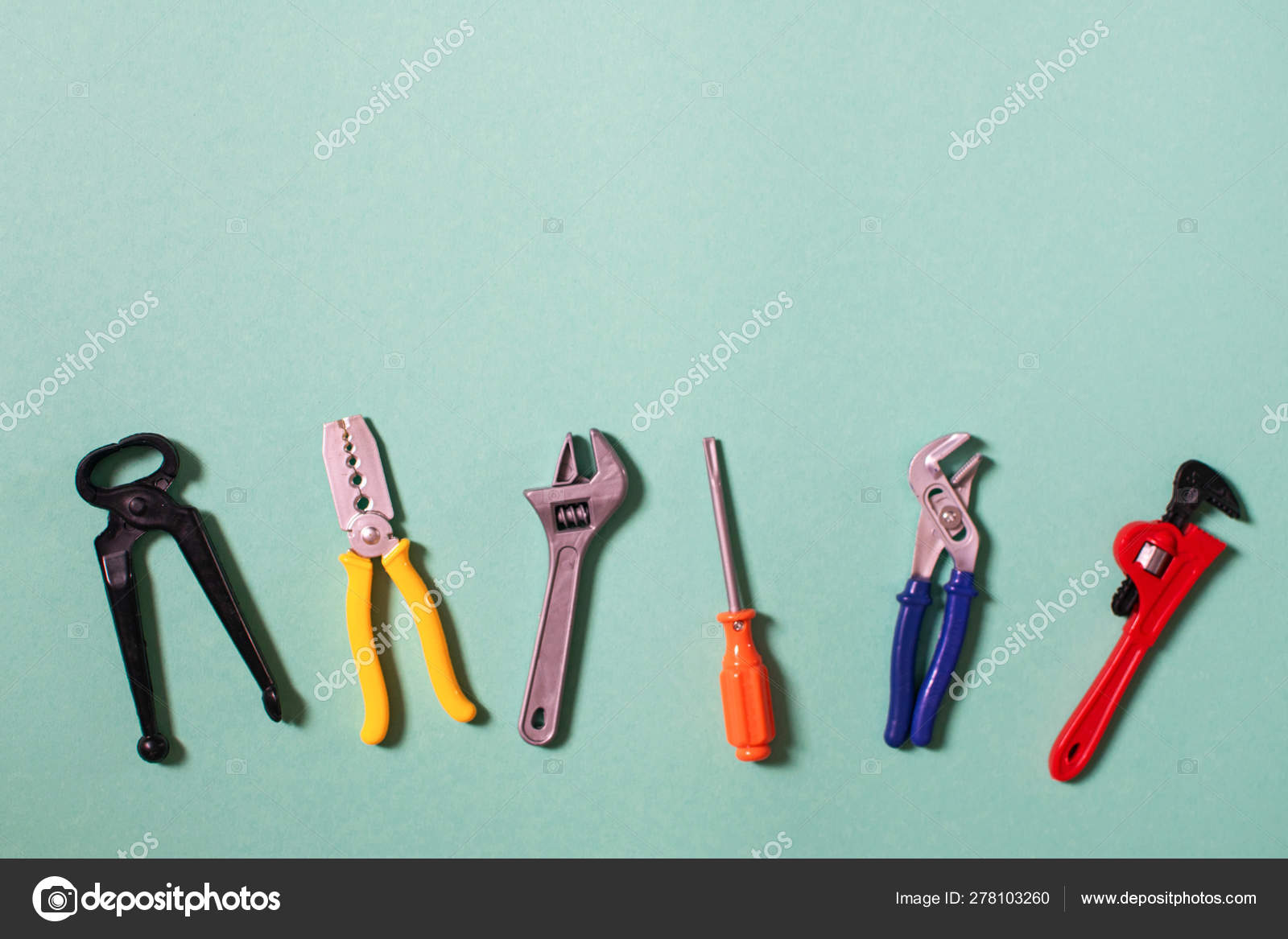plastic toy pliers