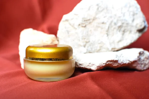 Cosmetic Cream Jar Brown Red Background Natural Stones Natural Ingredients — Stock Photo, Image