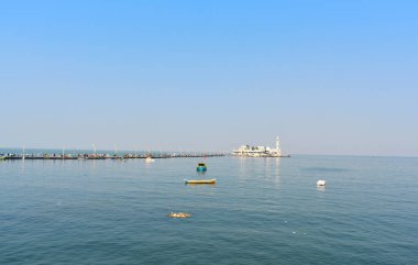 Daragah, Mumbai 'de okyanusun ortasında.