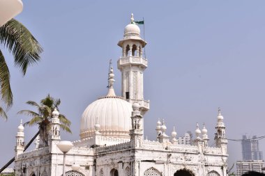 Hacı Ali Dargah, Mumbai 'de beyaz bir Mescid.
