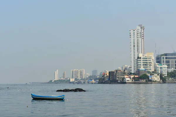 Mer Mumbai Avec Beaux Bâtiments Près Rivage — Photo