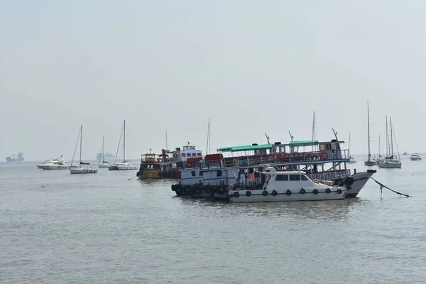 Barcos Velocidade Perto Mumbai Oceano — Fotografia de Stock