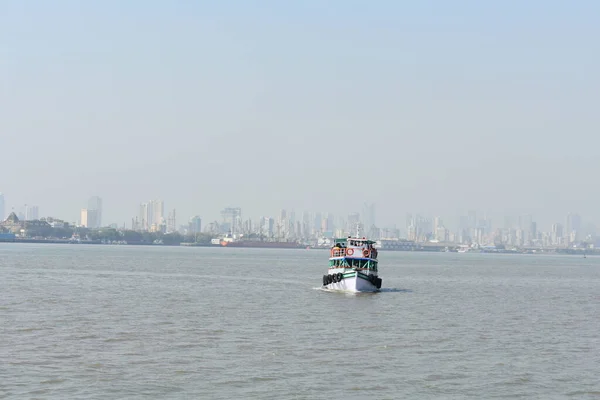 Barco Vindo Direto Para Nós — Fotografia de Stock