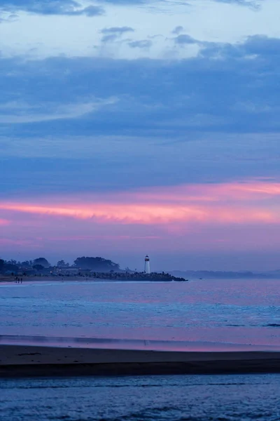 カリフォルニア州サンタクルスのサンタクルーズ防波堤灯台日没 — ストック写真