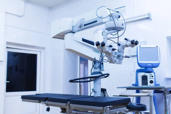 Utrustning för laser vision korrigering drift. oftalmologi operationssalen — Stockfoto