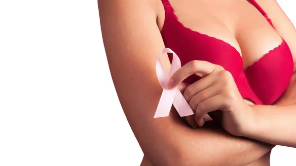 Concetto di assistenza sanitaria e medicina - donna con cancro al seno rosa — Foto Stock