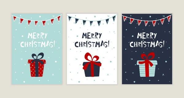 一套快乐的圣诞贺卡设计 附有礼物 花环和手写字体的节日明信片 — 图库矢量图片