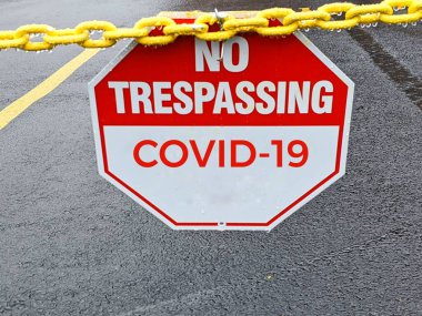 Uyarı İşaretli Zincir Yolu Bloğu, Covid-19 Konsepti