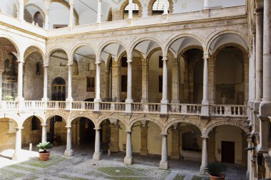 Palazzo Reale Palermo, Sicilya avlusu