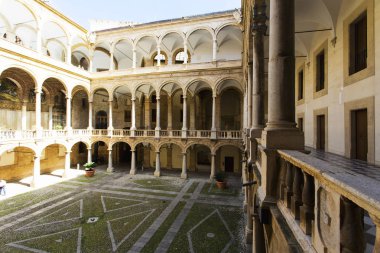 Palazzo Reale Palermo, Sicilya avlusu