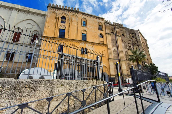 Palazzo Dei Normanni Palermossa Tunnetaan Myös Nimellä Palazzo Reale — kuvapankkivalokuva