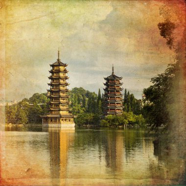 Güneş ve Ay Pagodas. Guilin, Çin