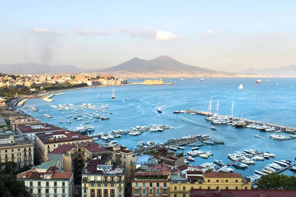 Panorama de Nápoles, vista del puerto en el Golfo de Nápoles — Foto de Stock