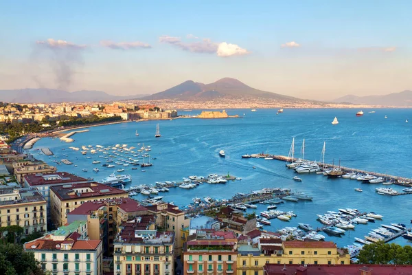 Panorama de Naples, vue sur le port dans le golfe de Naples — Photo