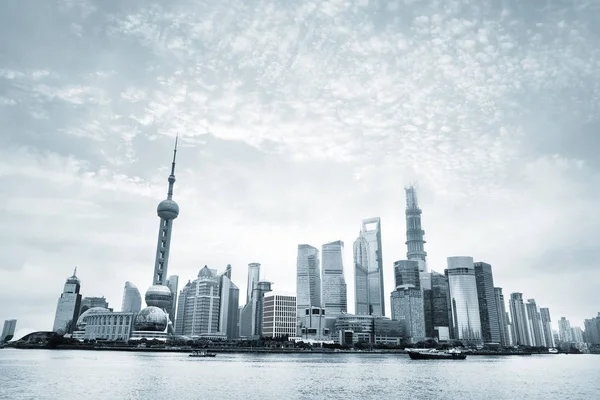 La hermosa vista del Bund en Shanghai — Foto de Stock