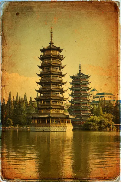 Zon en maan pagodes. Guilin, China — Stockfoto