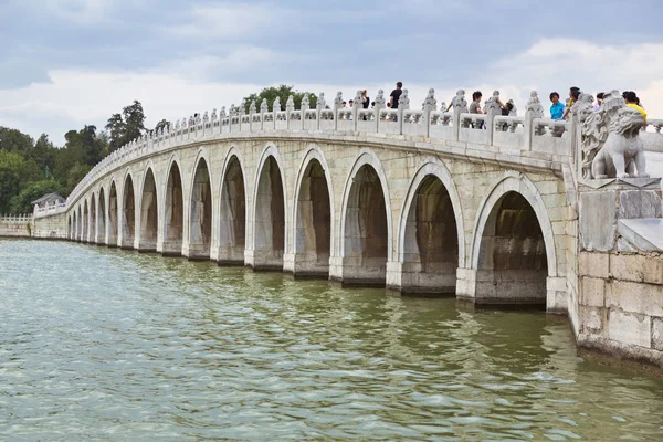 Piękny widok na siedemnaście Arches Bridge w Pekinie — Zdjęcie stockowe
