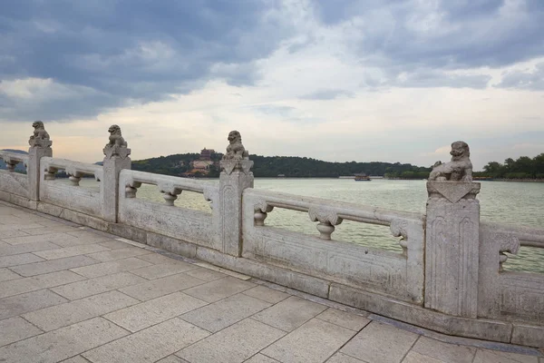 Piękny widok na siedemnaście Arches Bridge w Pekinie — Zdjęcie stockowe