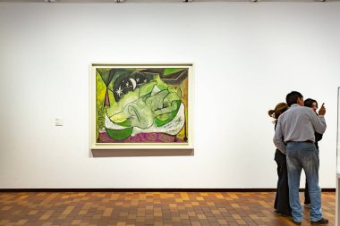 BARCELONA, SPAIN - 6 Ocak 2024: Barcelona 'daki Montjuic Castle' da MIR ve Picasso sergisinin içi