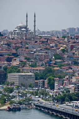 Istanbul, Türkiye - 24 Mayıs: Istanbul Türkiye'de Boğaz boyunca binalar görünümünü üzerinde 24 Mayıs 2018