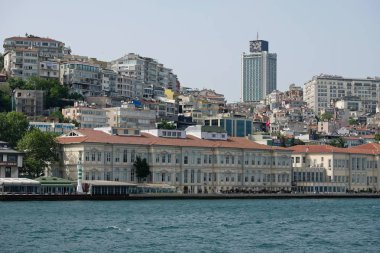 Istanbul, Türkiye - 24 Mayıs: Mimar Sinan Üniversitesi Güzel Sanatlar Istanbul Türkiye'de görünümünü üzerinde 24 Mayıs 2018. Kimliği belirsiz kişi