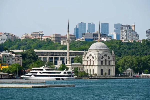 Istanbul Turchia Maggio Veduta Della Moschea Dolmabahce Istanbul Turchia Maggio — Foto Stock