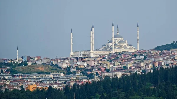 Istanbul Turquía Mayo Vista Mezquita Camlica Estambul Turquía Mayo 2018 — Foto de Stock