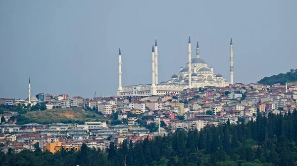 Istanbul Turquia Maio Vista Mesquita Camlica Istambul Turquia Maio 2018 — Fotografia de Stock