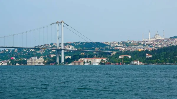 Istanbul, Türkiye - 24 Mayıs: Görünüm Istanbul Türkiye'de Boğaziçi Köprüsü'nün 24 Mayıs 2018