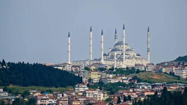 Istanbul Turquia Maio Vista Mesquita Camlica Istambul Turquia Maio 2018 — Fotografia de Stock