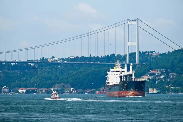 Istanbul Türkei Mai 2018 Blick Auf Ein Schiff Das Den — Stockfoto