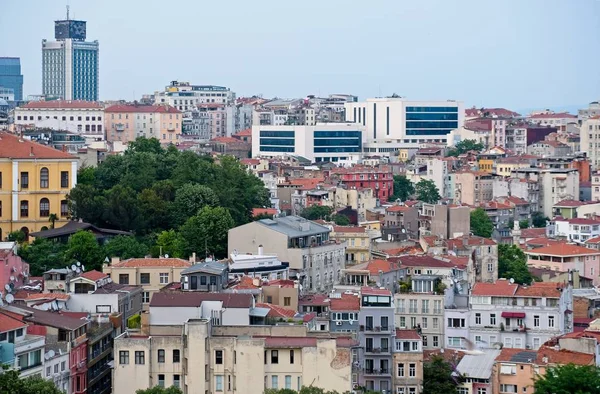 Istanbul, Türkiye - 24 Mayıs: Istanbul Türkiye'de Boğaz boyunca binalar görünümünü üzerinde 24 Mayıs 2018