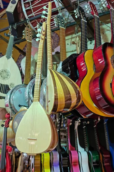 Stambuł Turcja Maja Gitary Inne Instrumenty Muzyczne Sprzedaż Grand Bazaar — Zdjęcie stockowe
