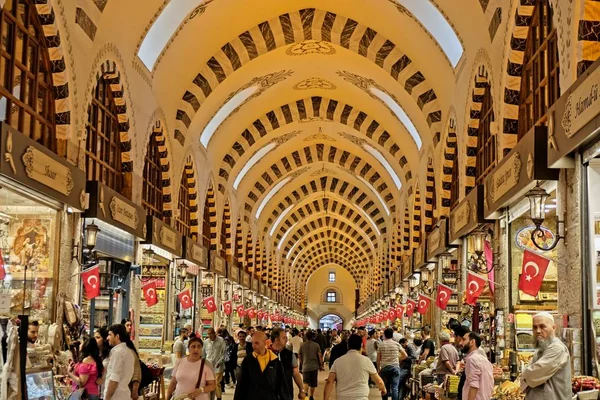 Istanbul Turchia Maggio Persone Che Vagano Bazar Delle Spezie Istanbul — Foto Stock