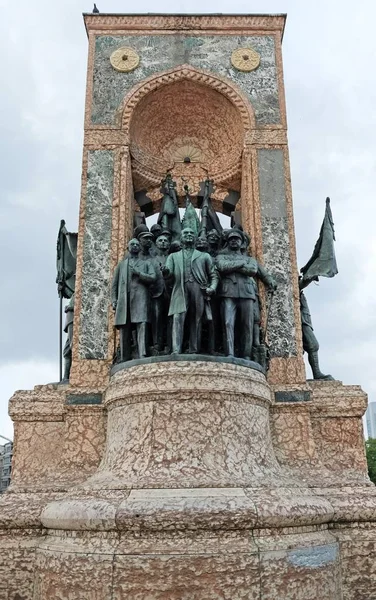 イスタンブール トルコ 月25日 イスタンブールトルコ共和国の記念碑を5月 2018 — ストック写真
