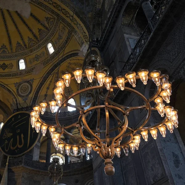 İstanbul, Türkiye-26 Mayıs: Istanbul Türkiye 'de Ayasofya Müzesi 'nin Iç görünümü 26 Mayıs 2018