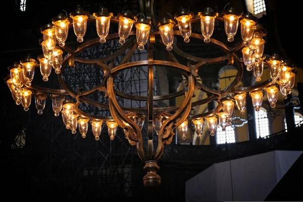 İstanbul, Türkiye-26 Mayıs: Istanbul Türkiye 'de Ayasofya Müzesi 'nin Iç görünümü 26 Mayıs 2018