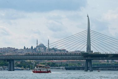 İstanbul, Türkiye-26 Mayıs: Istanbul 'da Boğaziçi 'ne tekne gezisi 26 Mayıs 2018. Tanımlanamayan insanlar