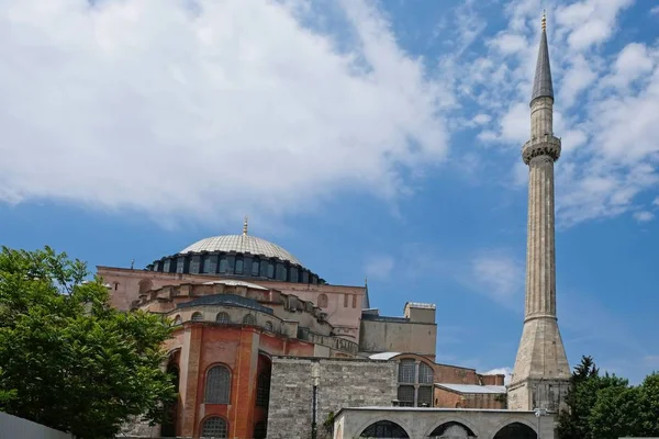土耳其伊斯坦布尔 5月26日 2018年5月26日土耳其伊斯坦布尔圣索菲亚大教堂博物馆的外部景观 — 图库照片