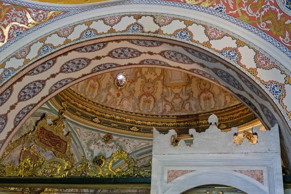 Istanbul Turchia Maggio Soffitto Decorato Palazzo Topkapi Museo Istanbul Turchia — Foto Stock