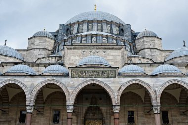 Istanbul, Türkiye - 28 Mayıs: Süleymaniye Camii Istanbul Türkiye'de dış görünümü üzerinde 28 Mayıs 2018